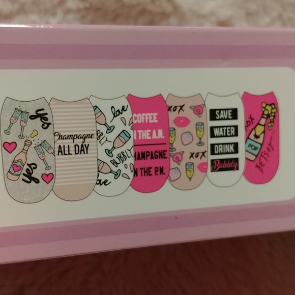 NWT 7Pcs. Betsey Johnson Champagne Socks - Picture 4 of 10